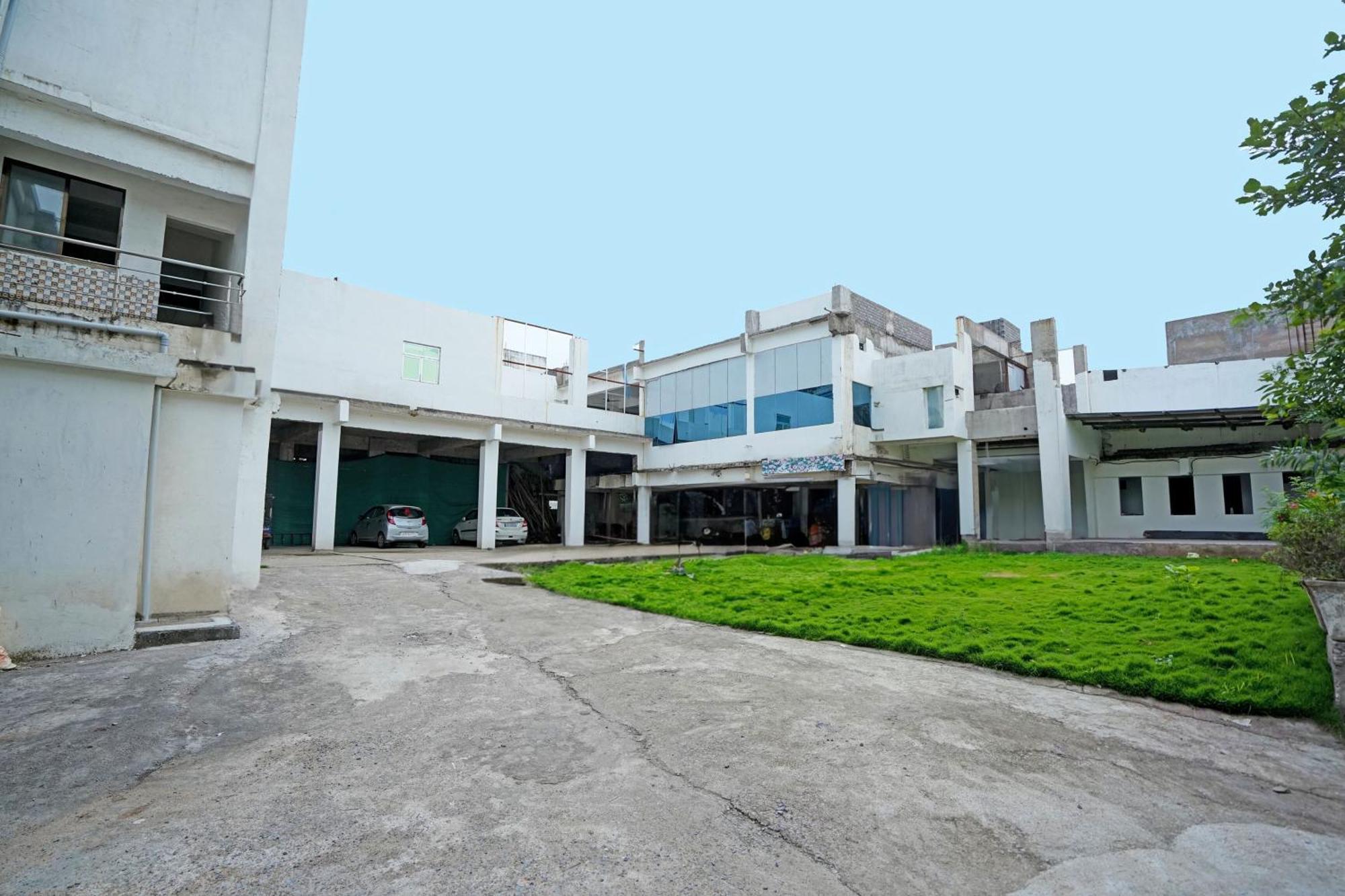 Hotel O Ss Palace Rāipur Eksteriør billede